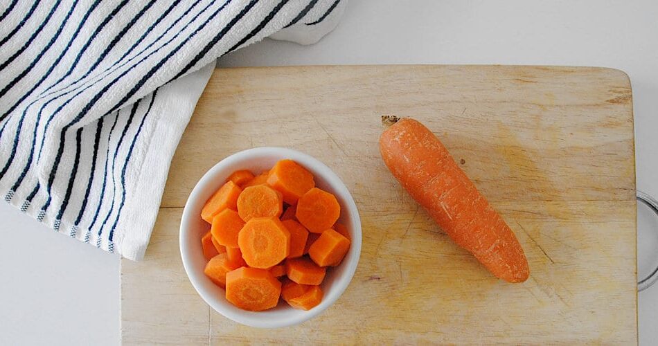Natural carrots in microwave